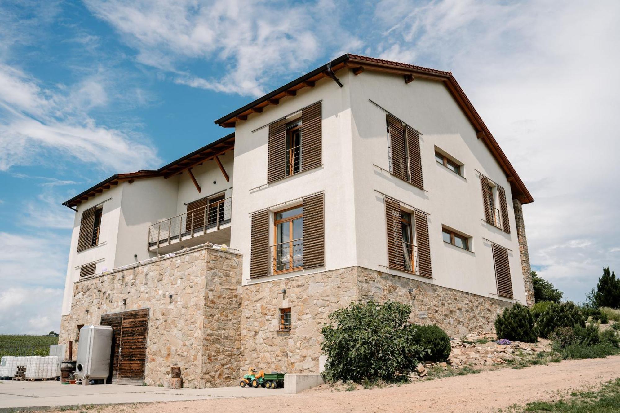 Vinarsky Penzion Strachotice Exterior foto